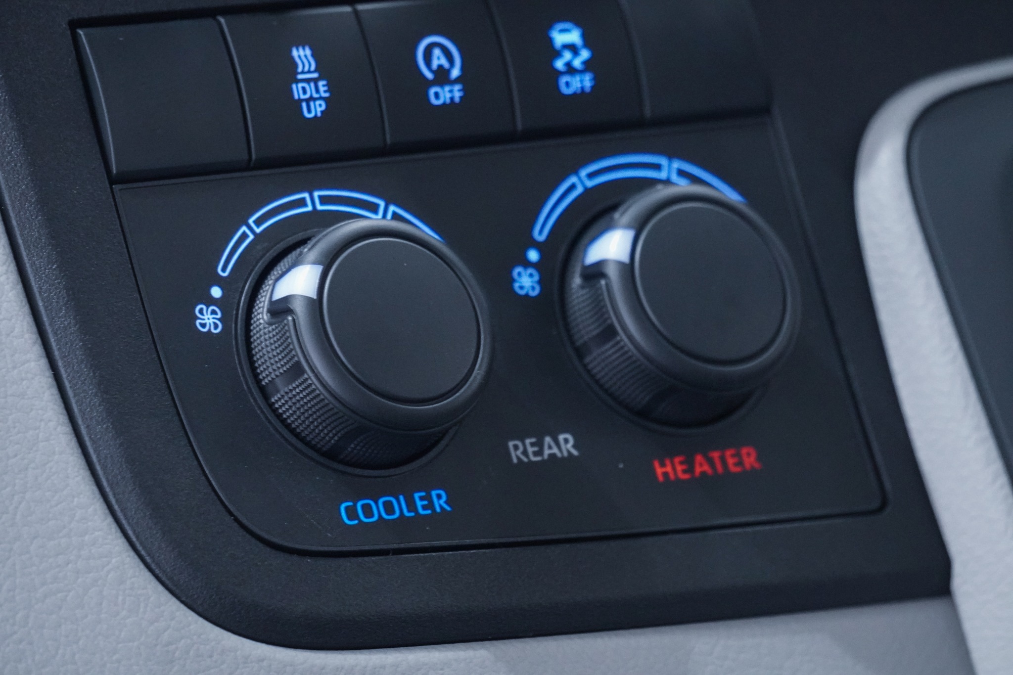 2023 Toyota Hiace SLWB Commuter