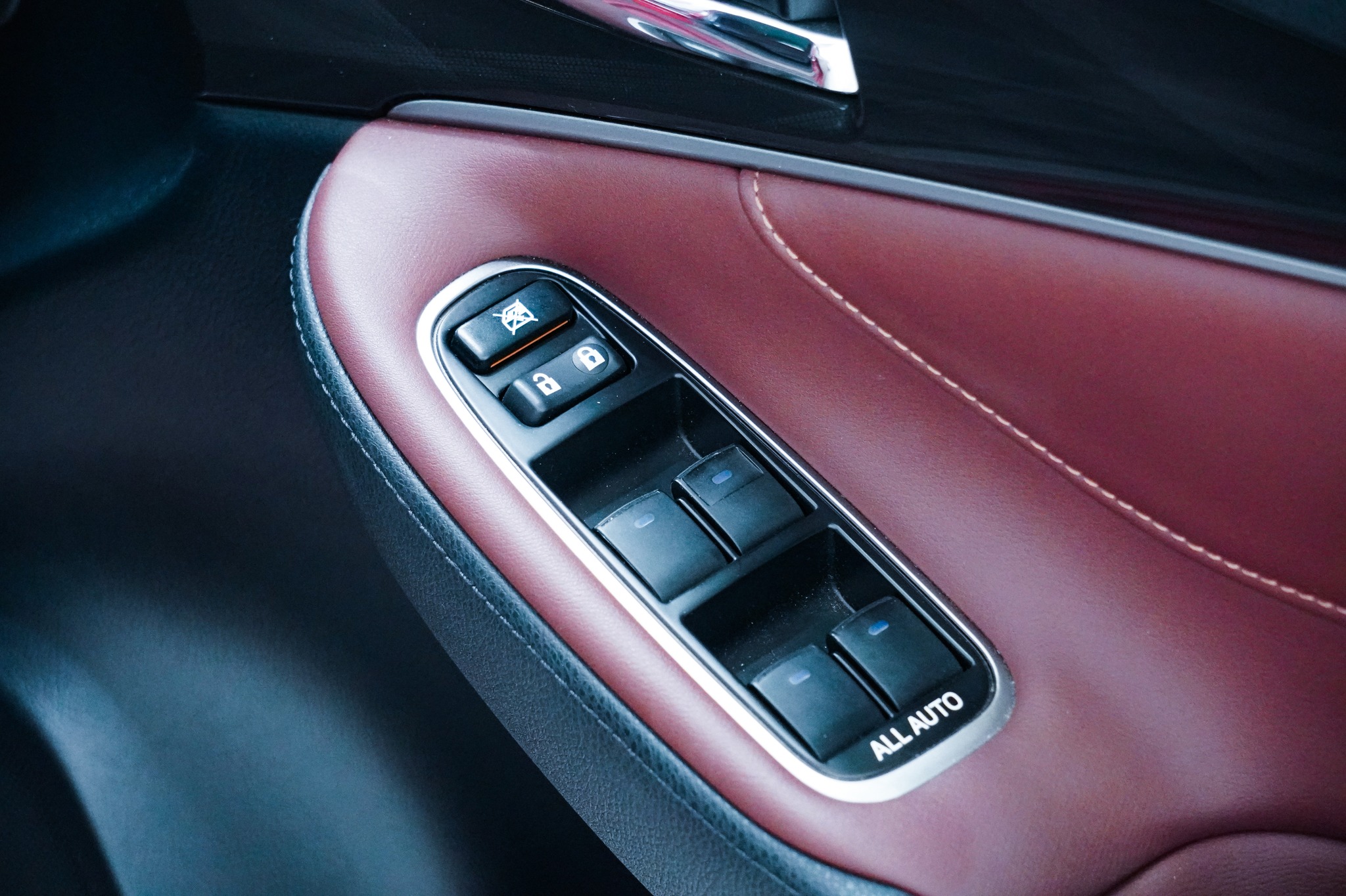 2013 Toyota Crown Athlete S