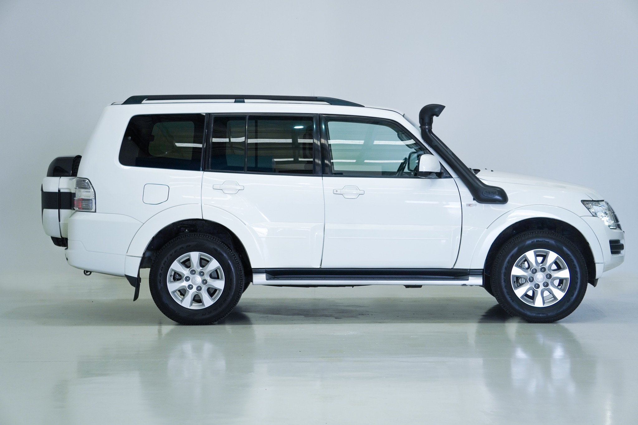 2016 Mitsubishi Pajero GLX