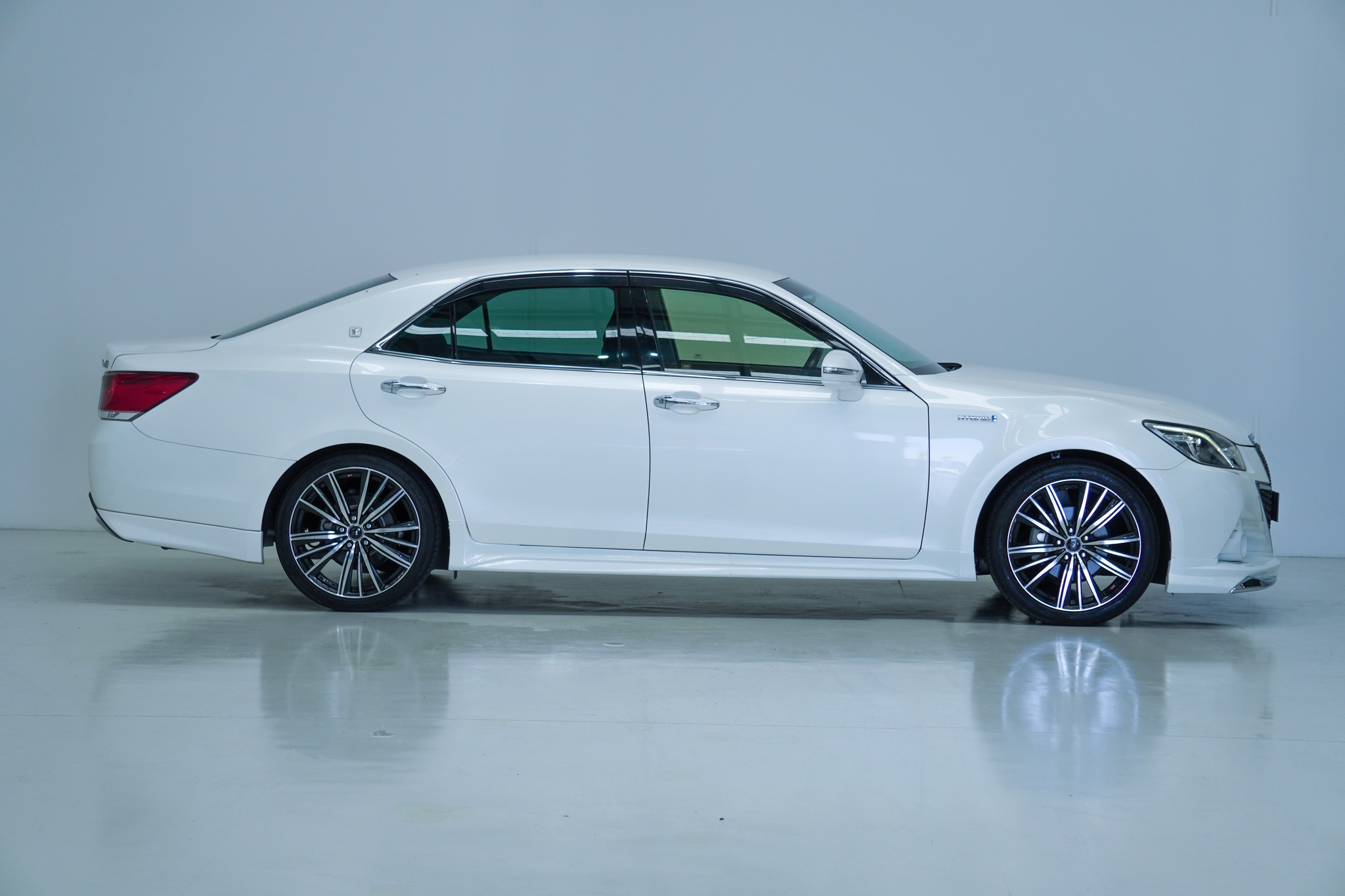 2013 Toyota Crown Athlete S