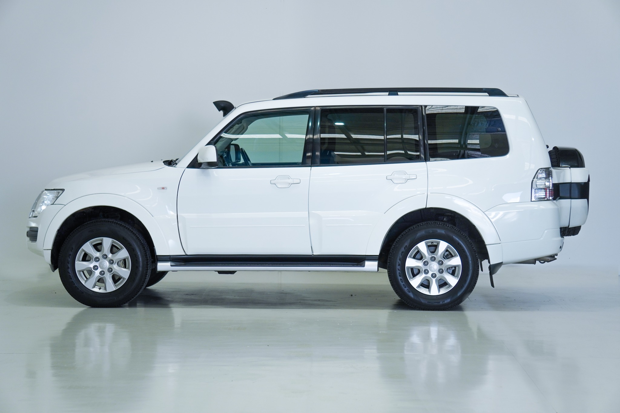 2016 Mitsubishi Pajero GLX