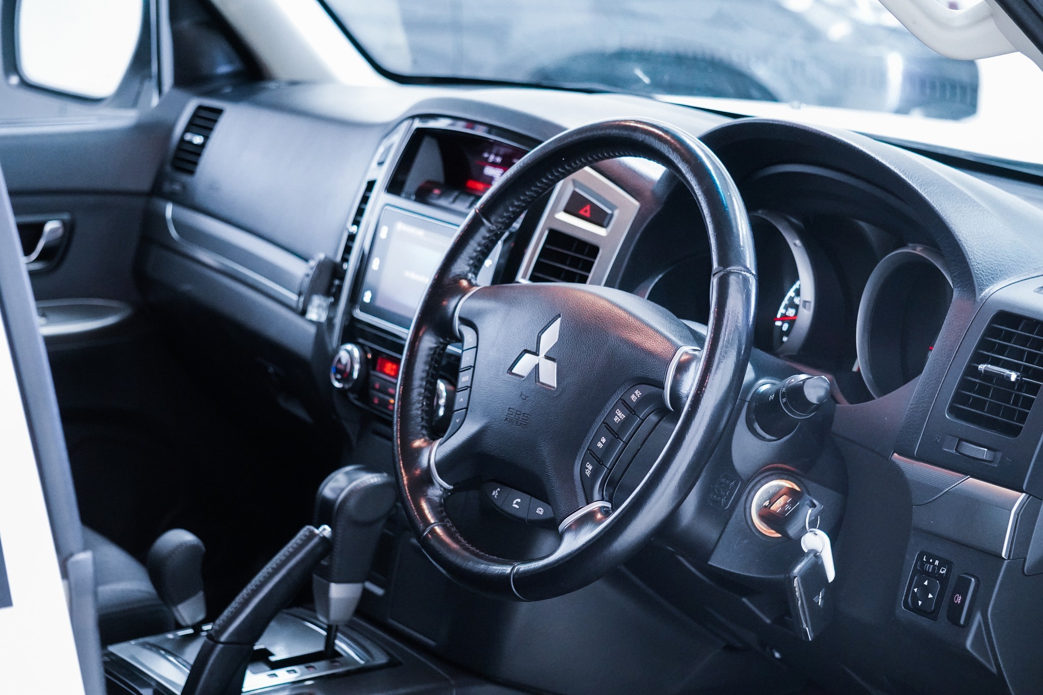 2016 Mitsubishi Pajero GLX