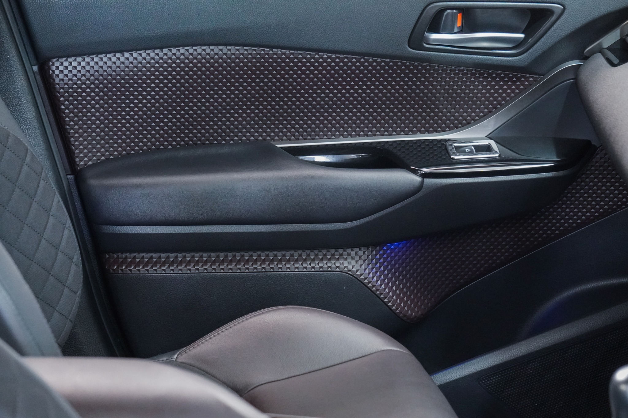 2017 Toyota C-HR Hybrid