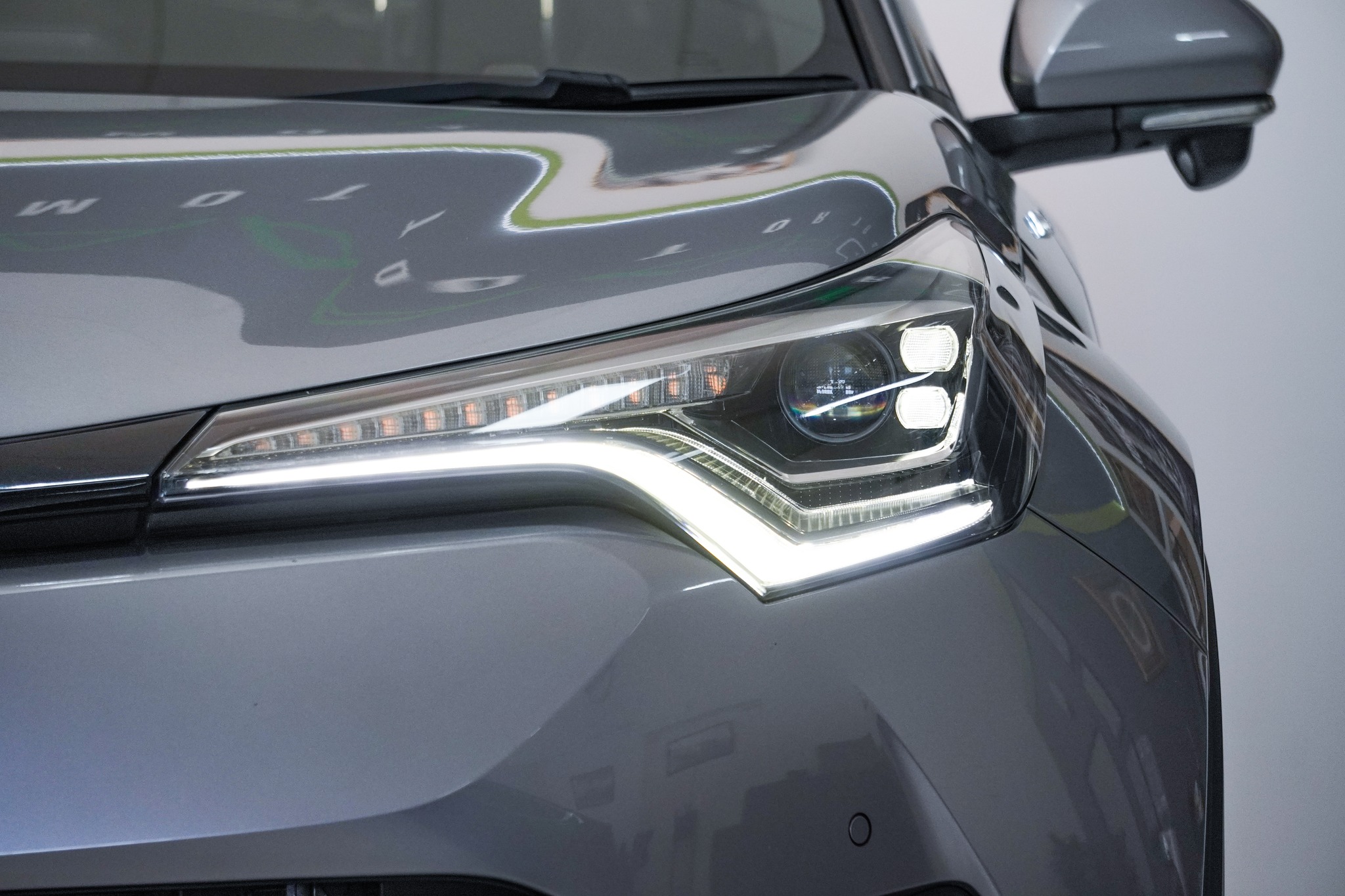 2017 Toyota C-HR Hybrid