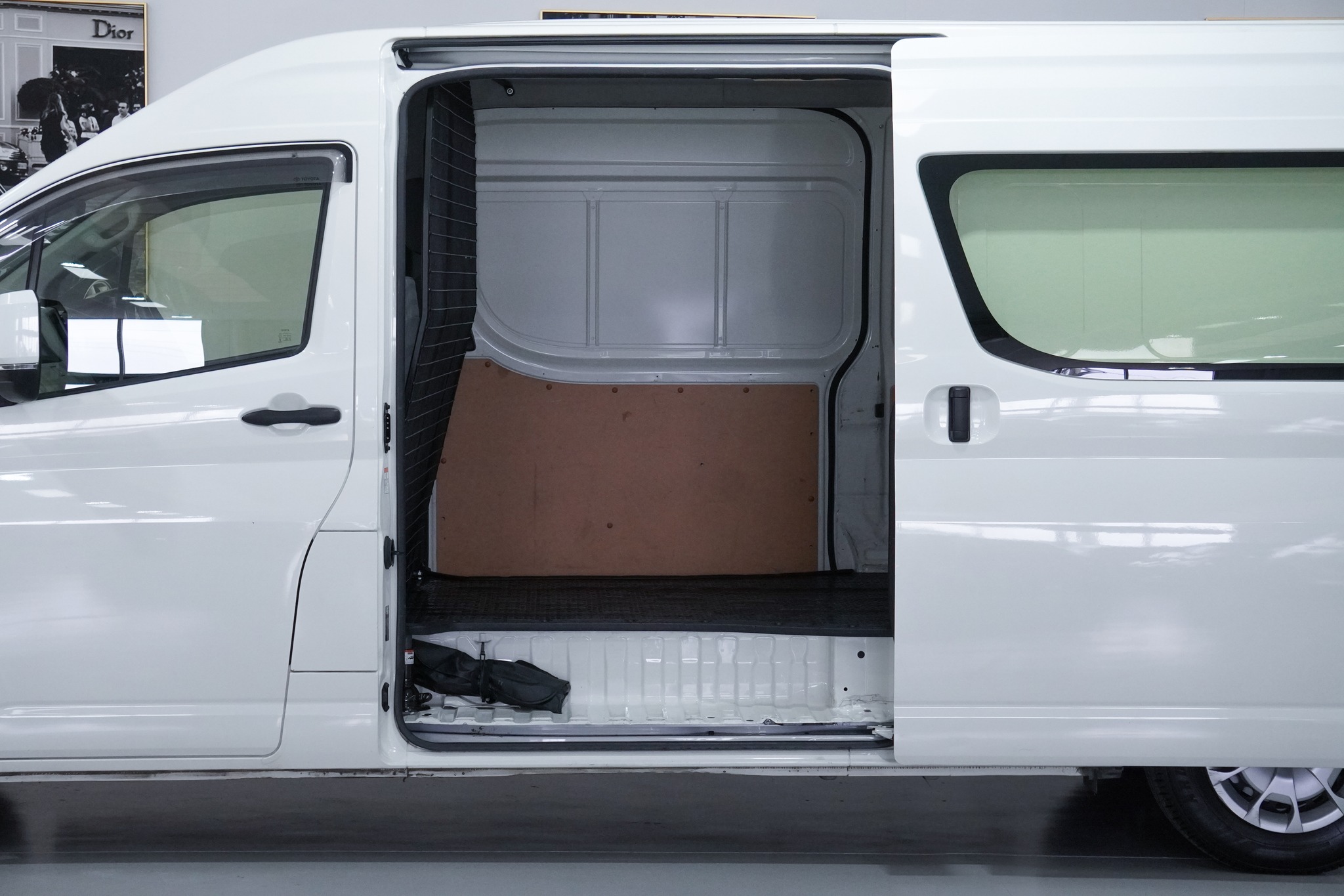 2022 Toyota Hiace SLWB