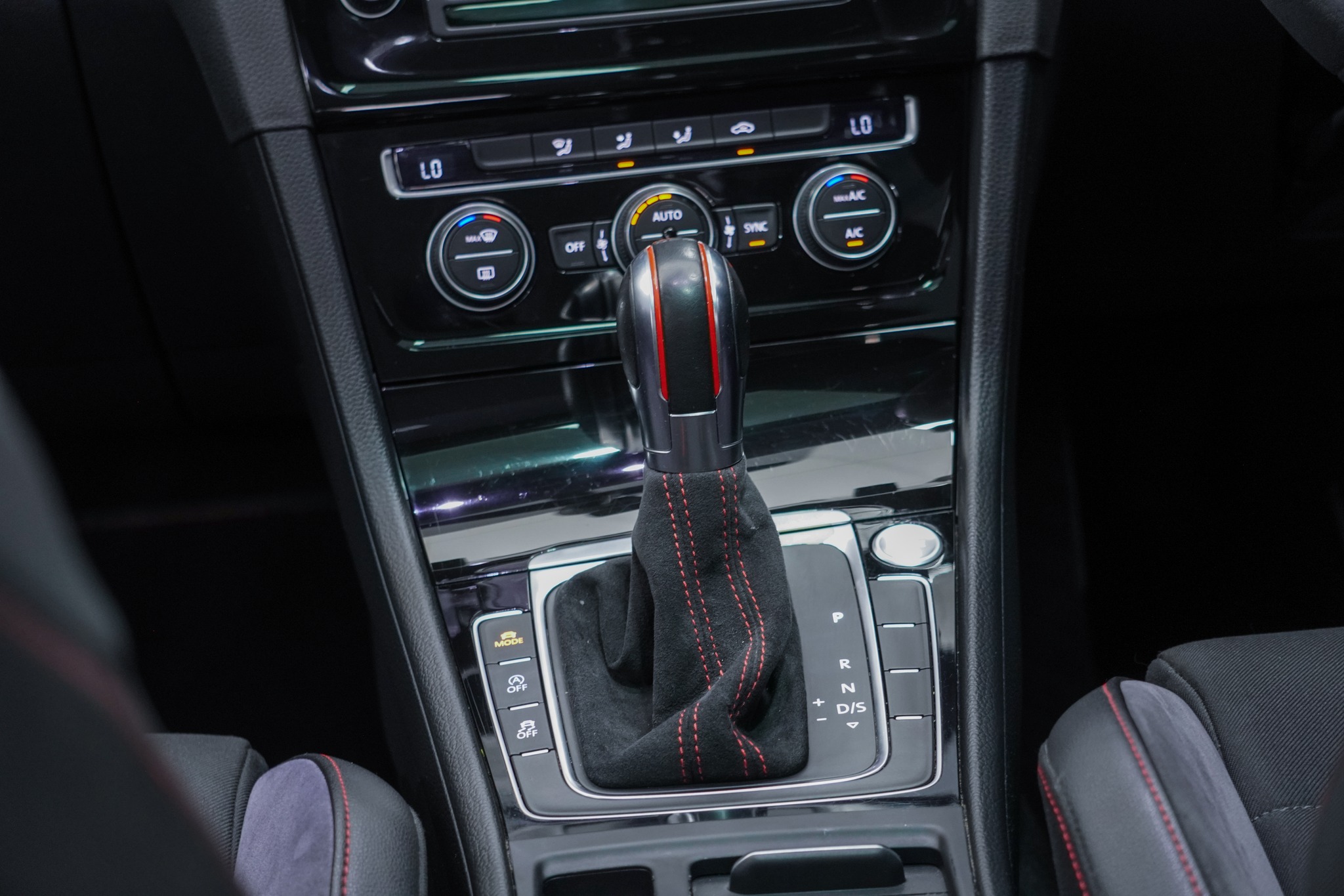 2016 Volkswagen Golf GTI 40th Anniversary