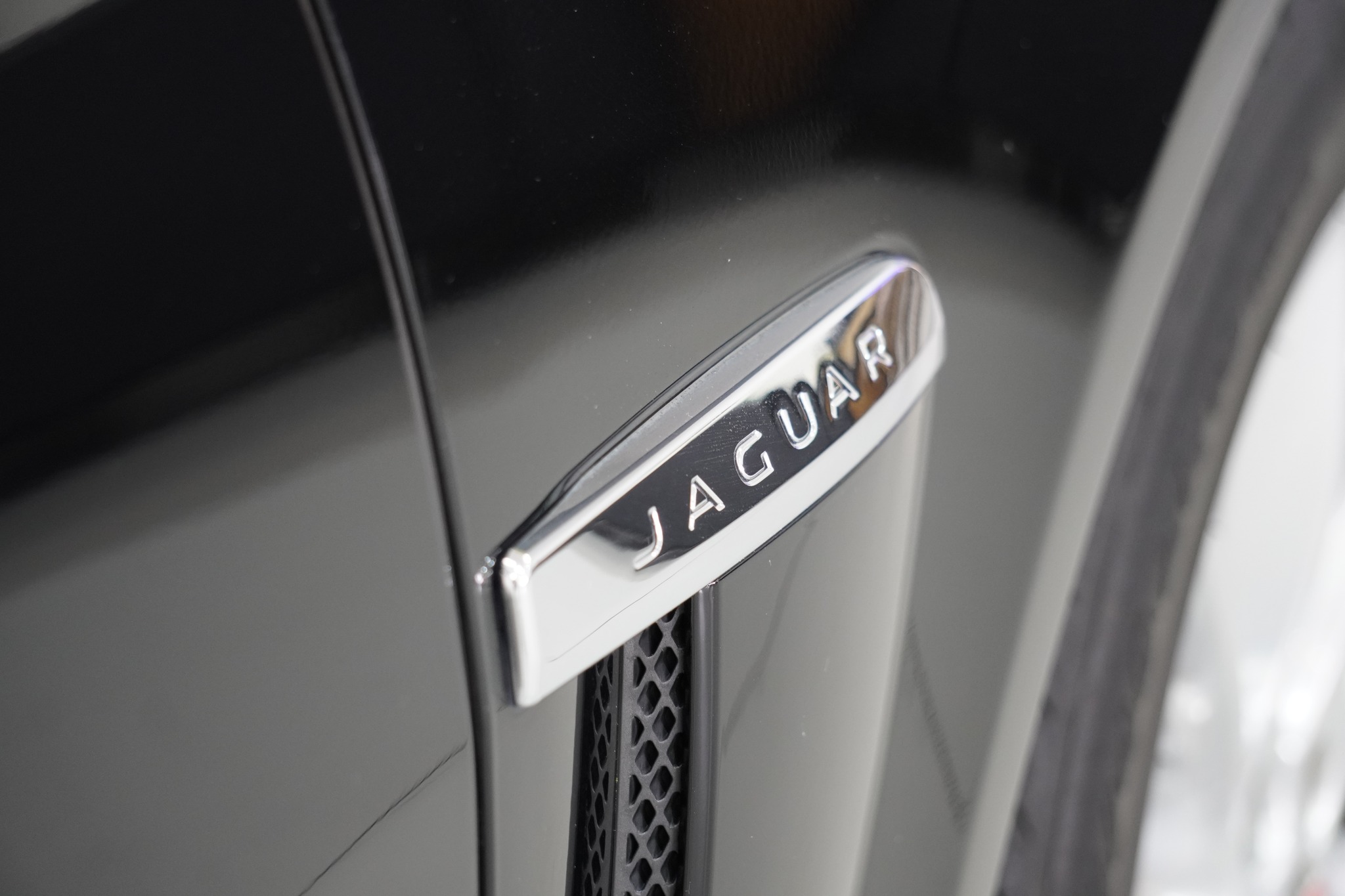 2014 Jaguar XF Luxury