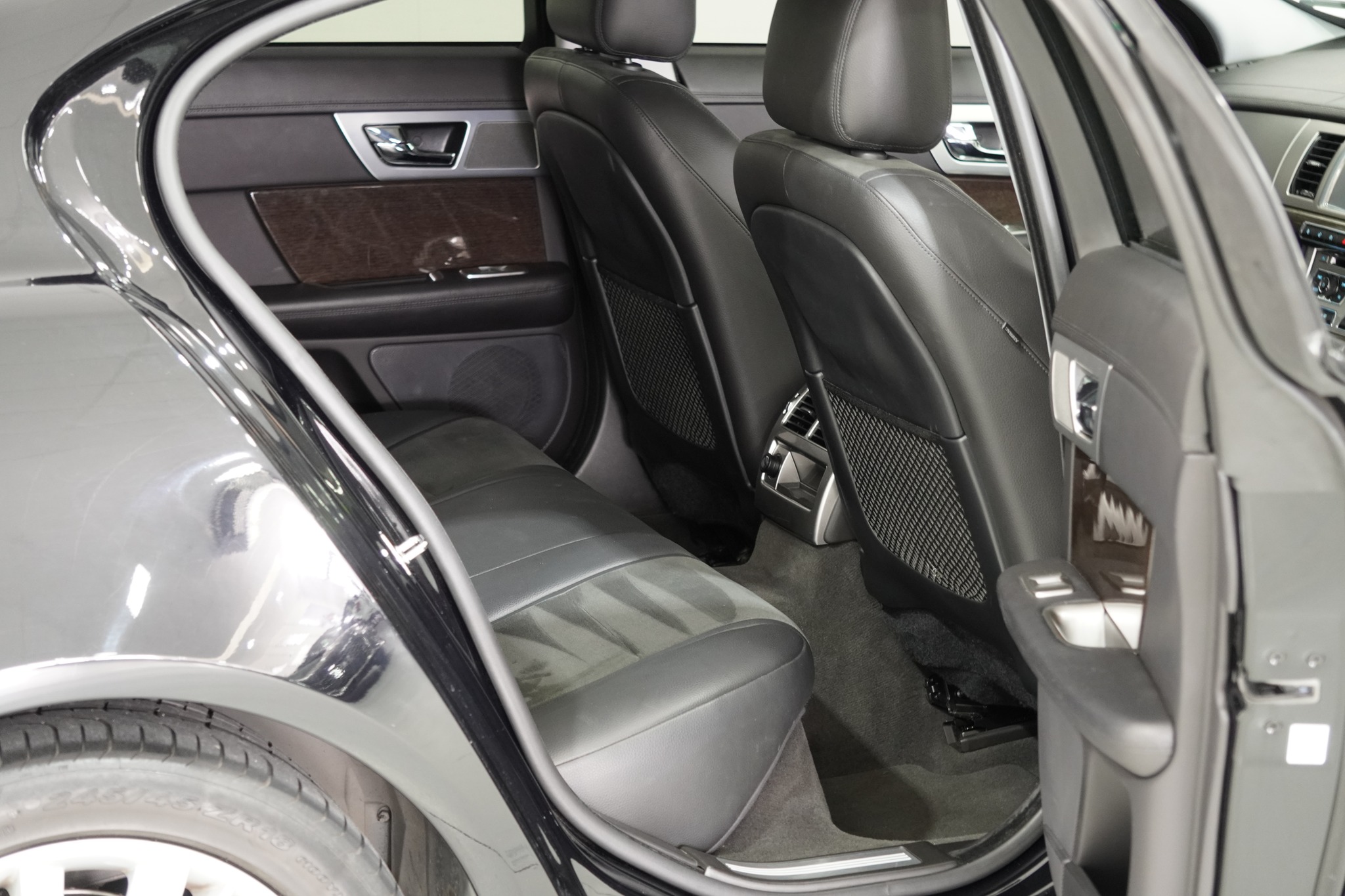 2014 Jaguar XF Luxury