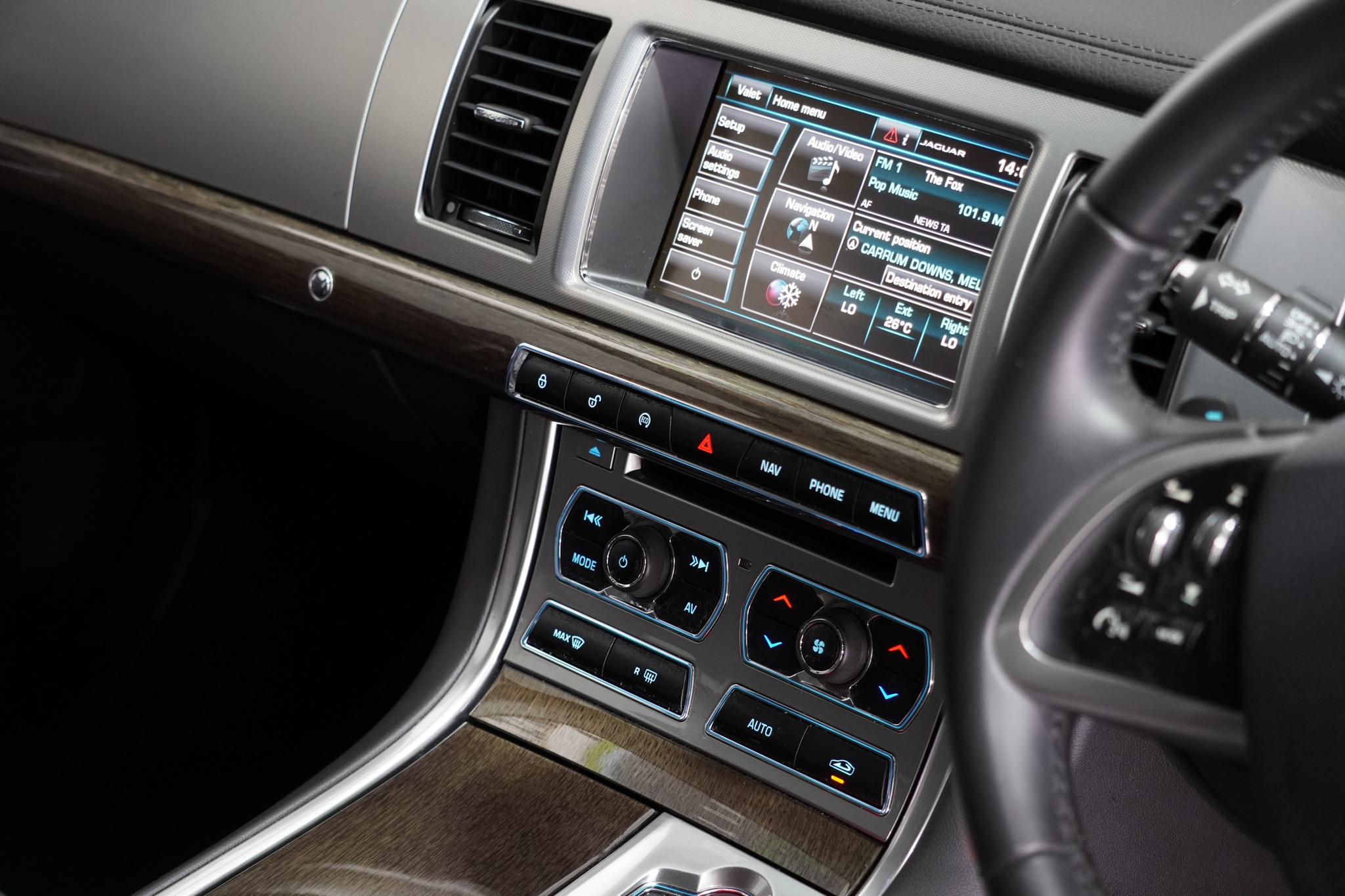 2014 Jaguar XF Luxury