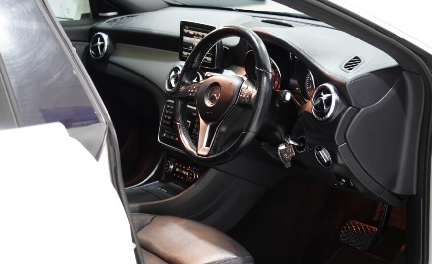 2014 Mercedes-Benz CLA200