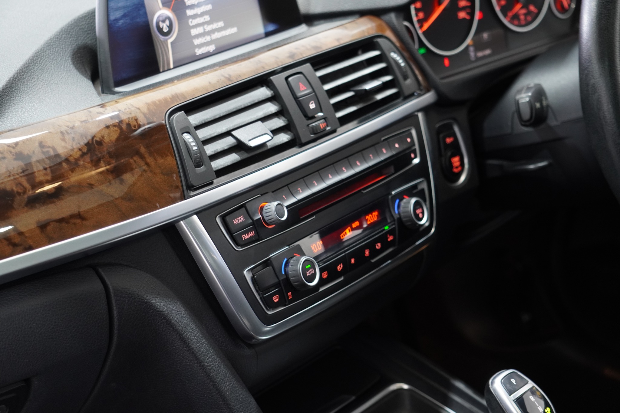 2012 BMW 320d Luxury