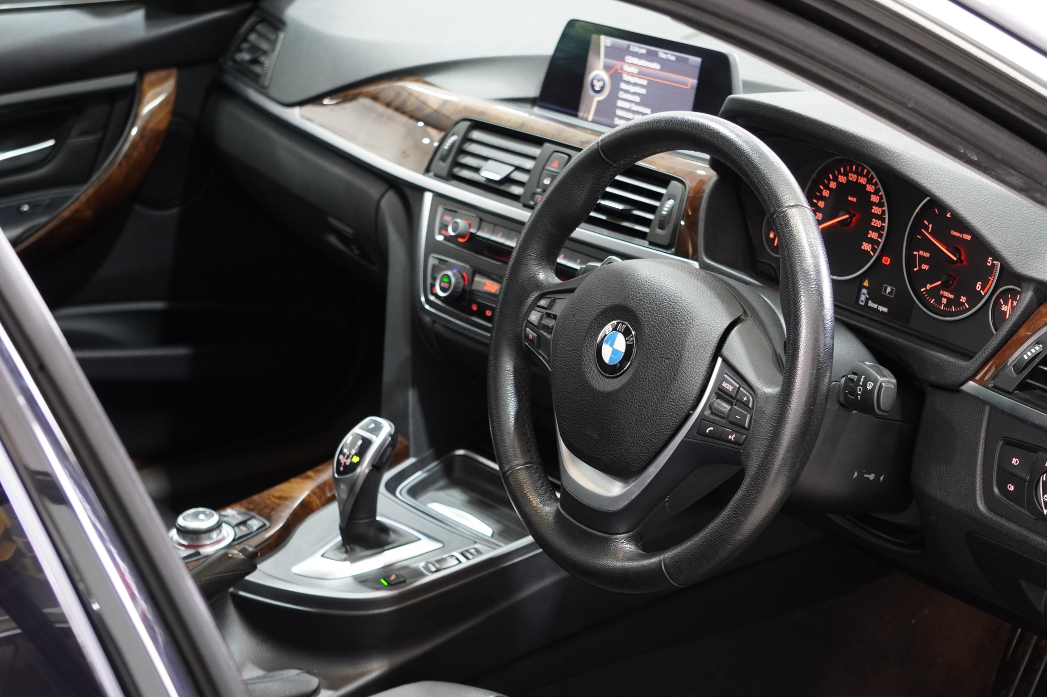 2012 BMW 320d Luxury