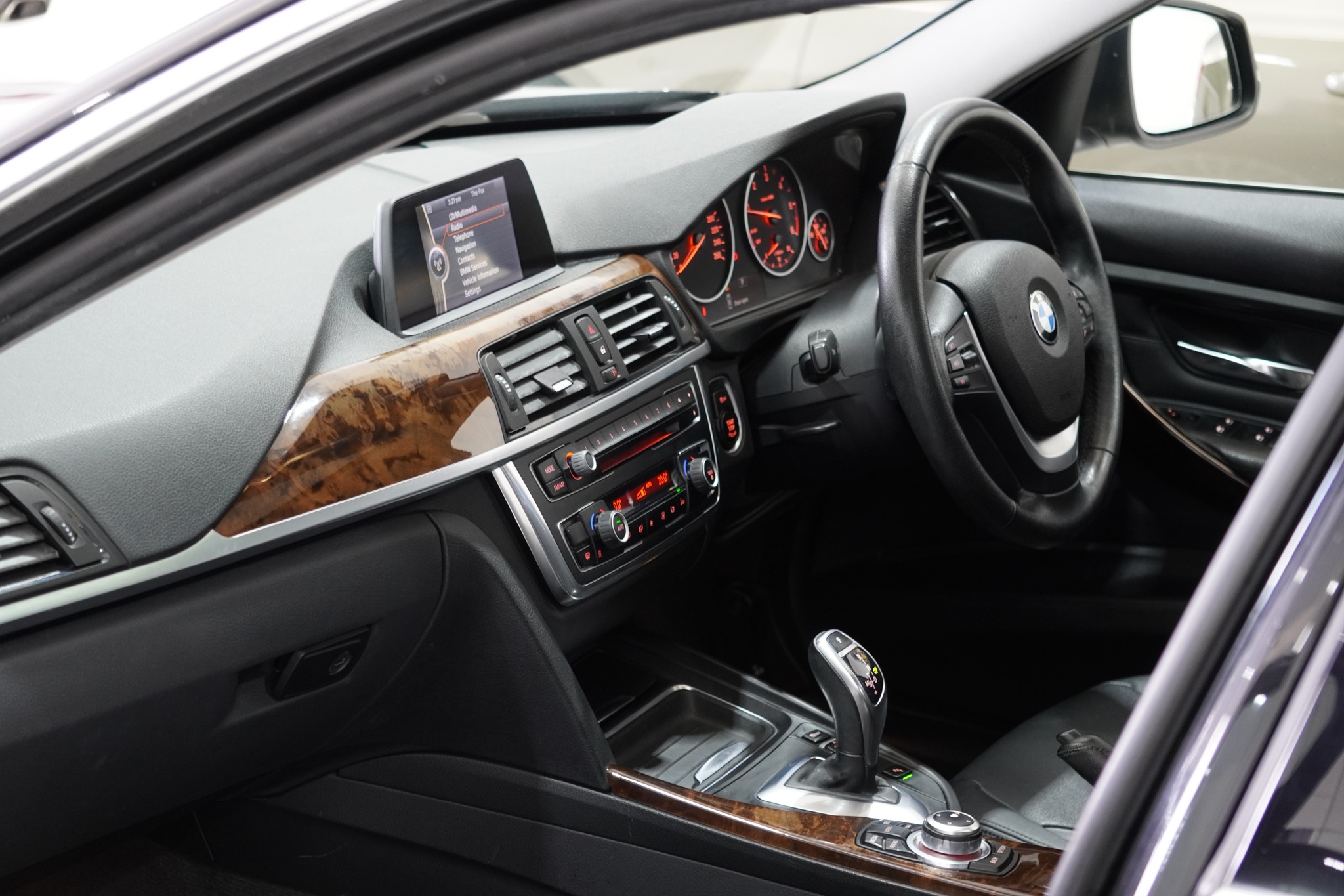 2012 BMW 320d Luxury
