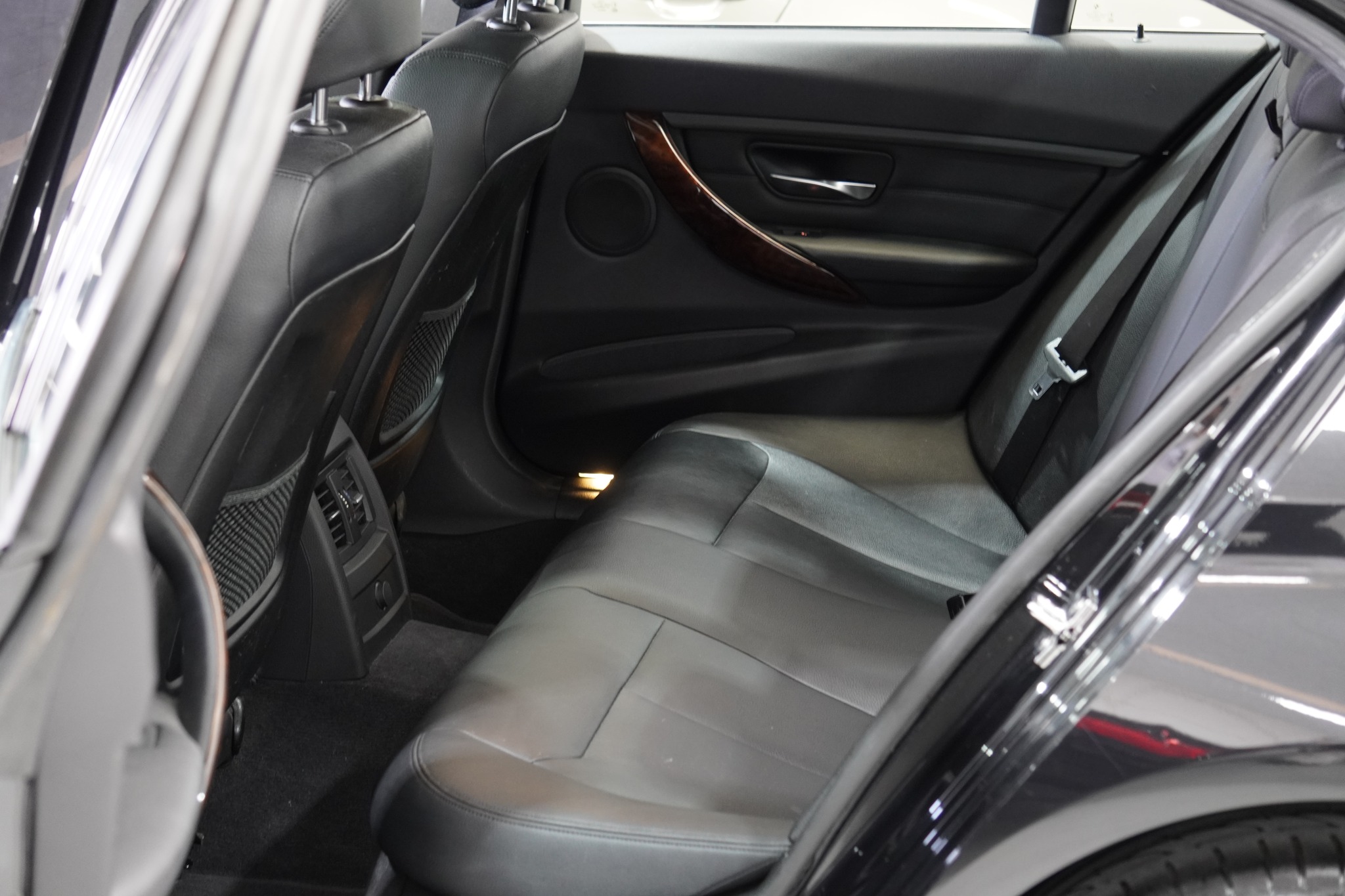 2012 BMW 320d Luxury