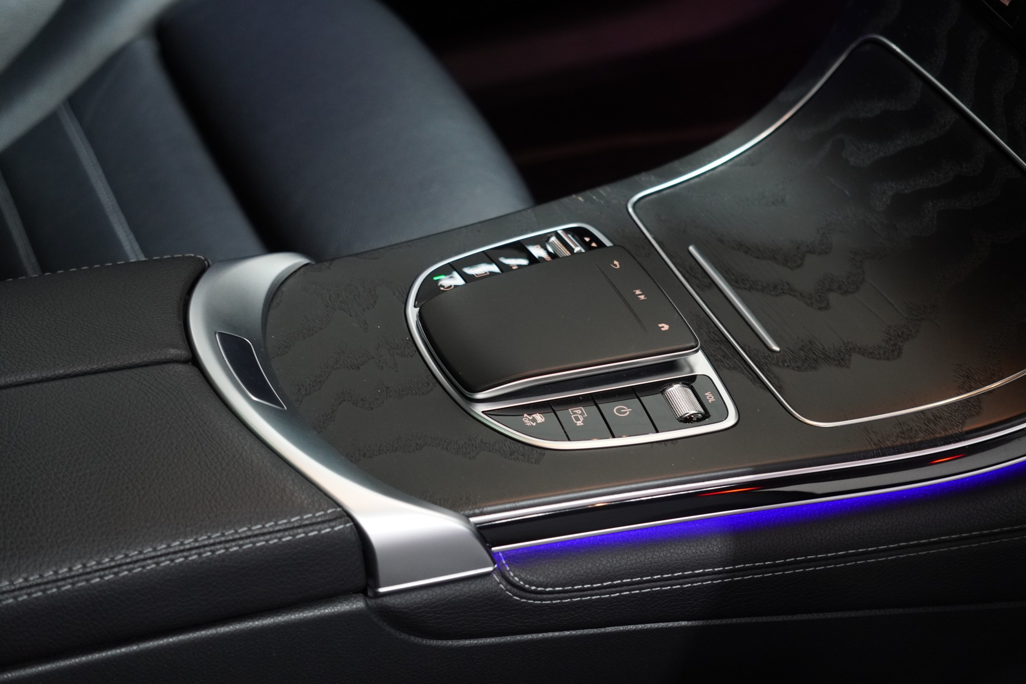 2020 Mercedes-Benz GLC300