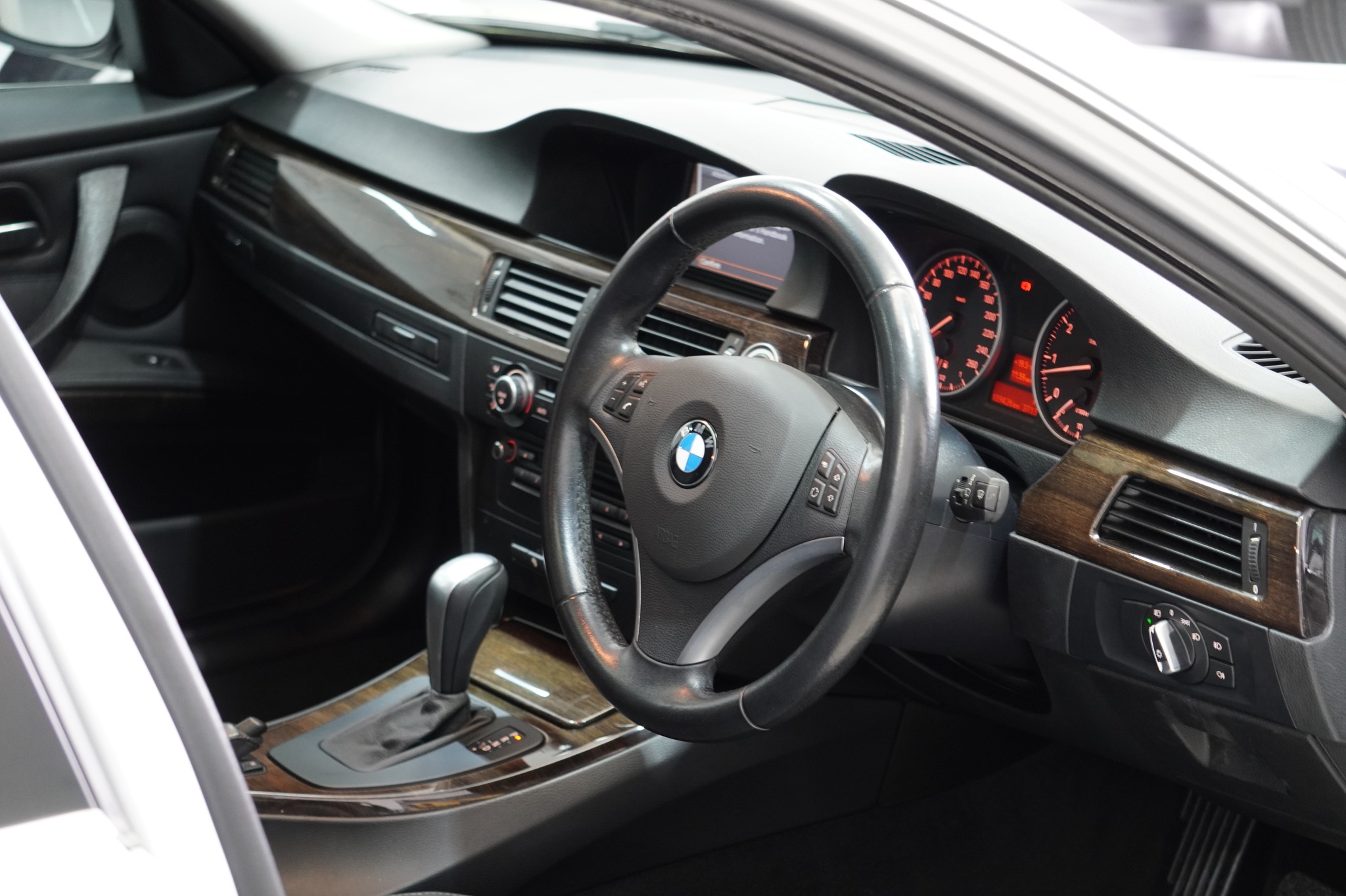 2011 BMW 320i