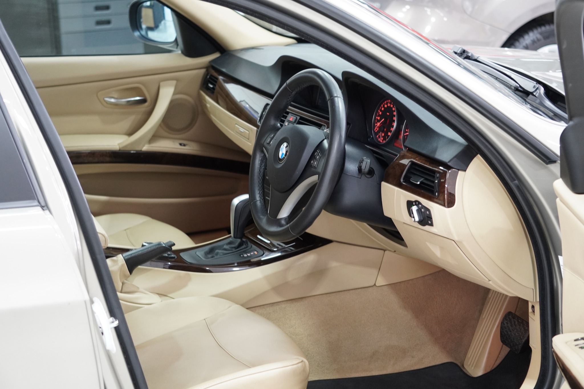 2009 BMW 320i
