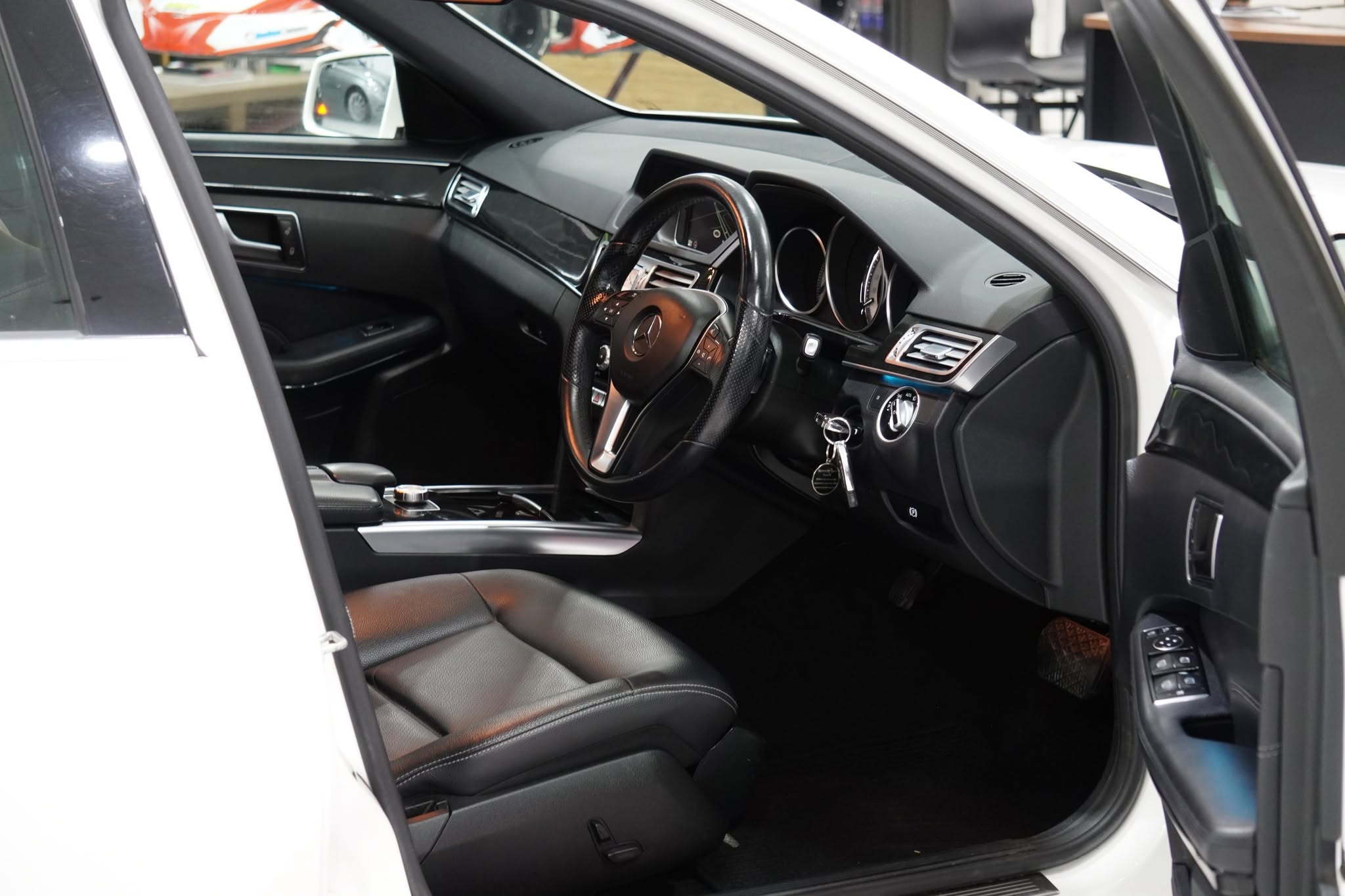 2013 Mercedes-Benz E200