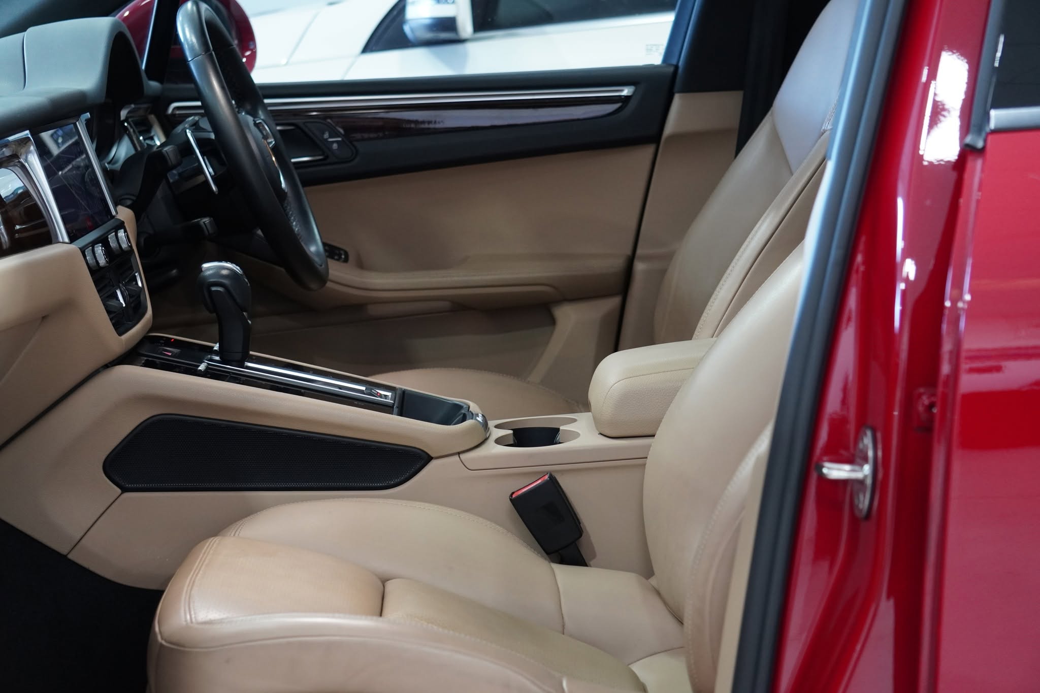 2022 Porsche Macan