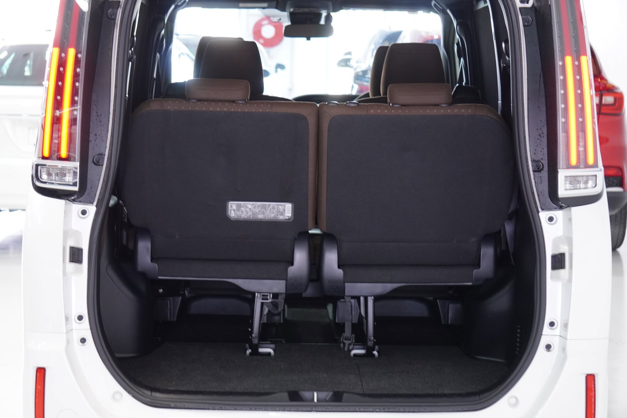 2017 Toyota Noah Hybrid
