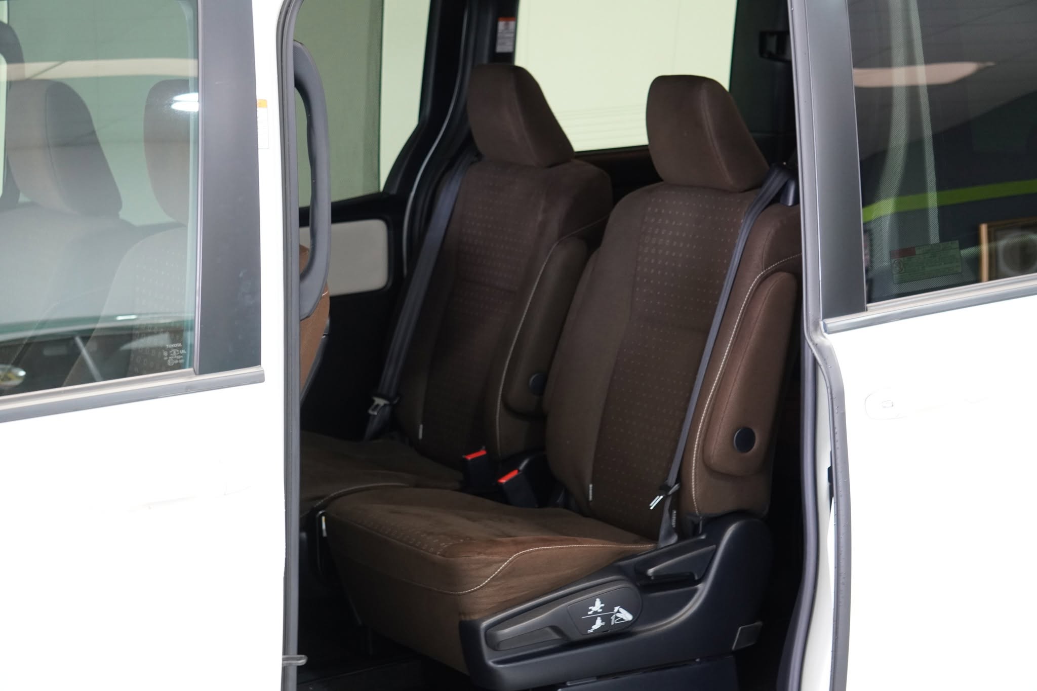 2017 Toyota Noah Hybrid