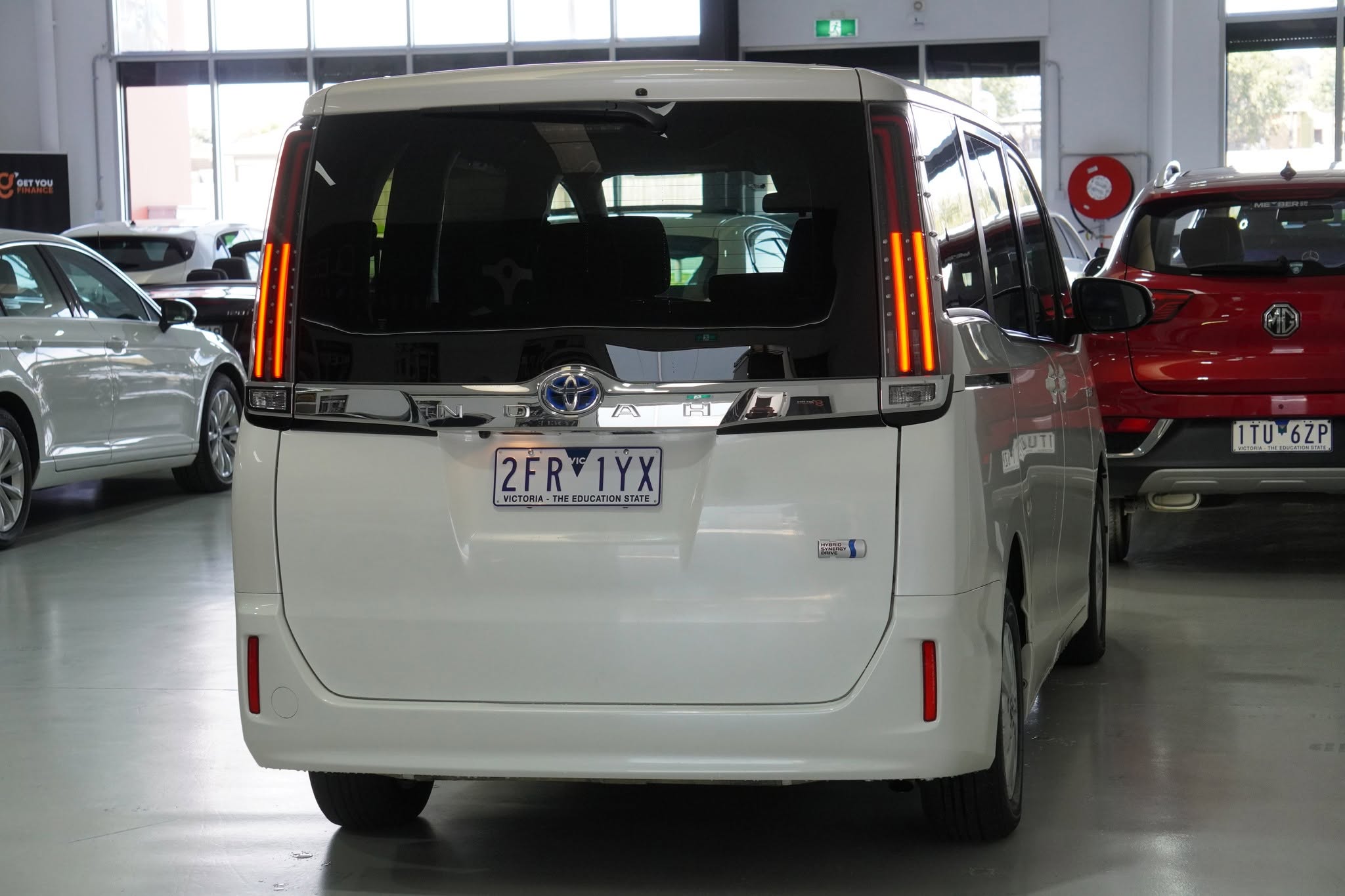 2017 Toyota Noah Hybrid