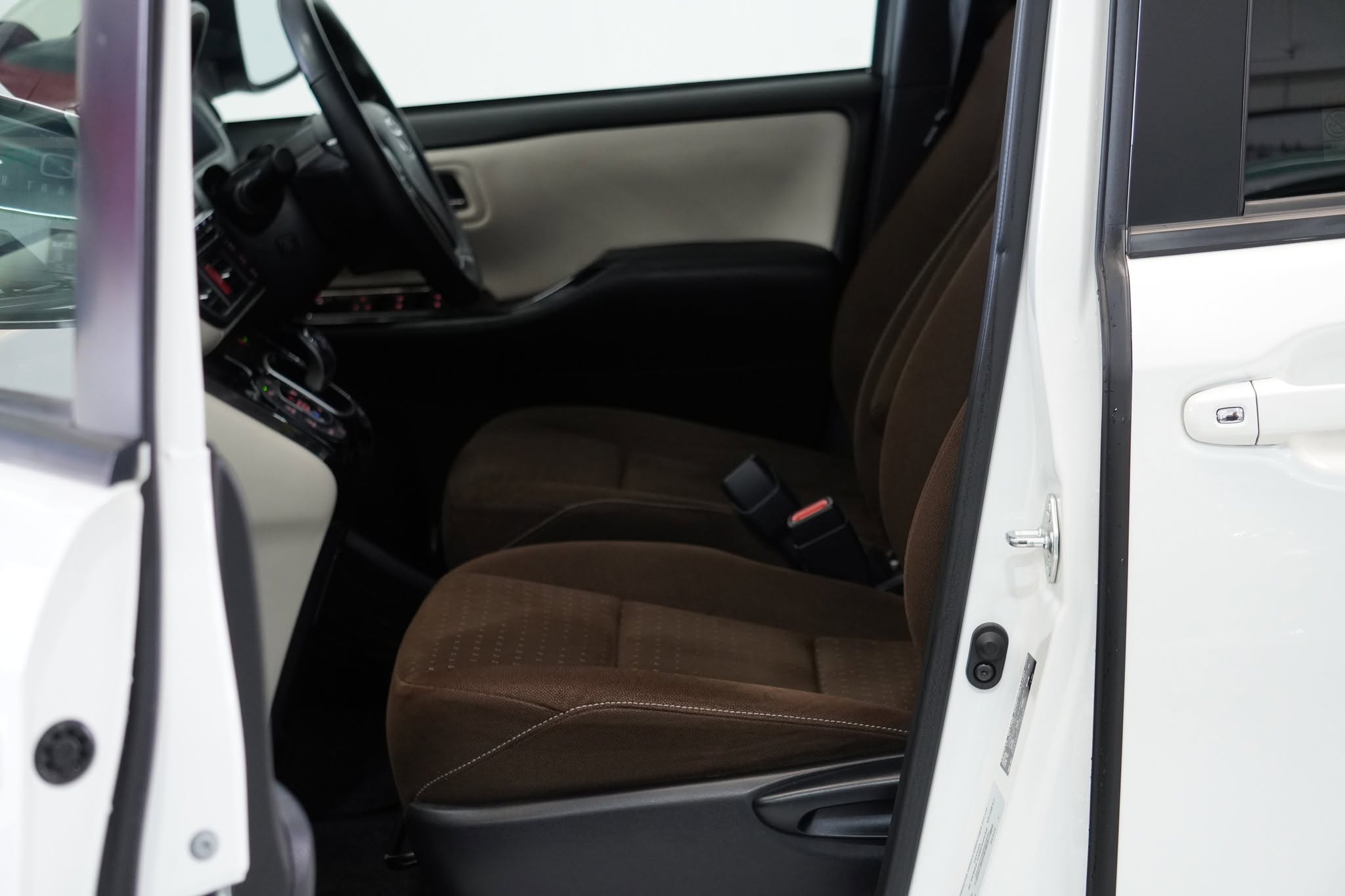 2017 Toyota Noah Hybrid