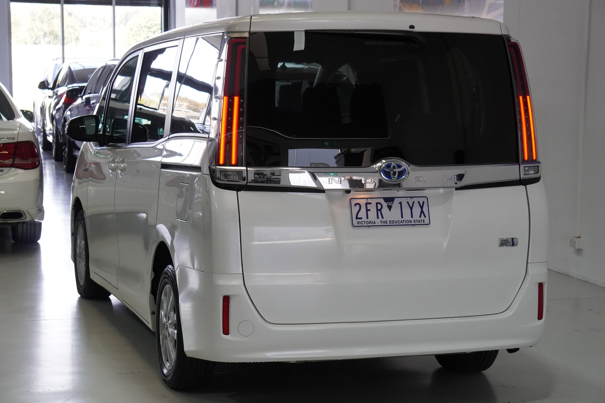 2017 Toyota Noah Hybrid