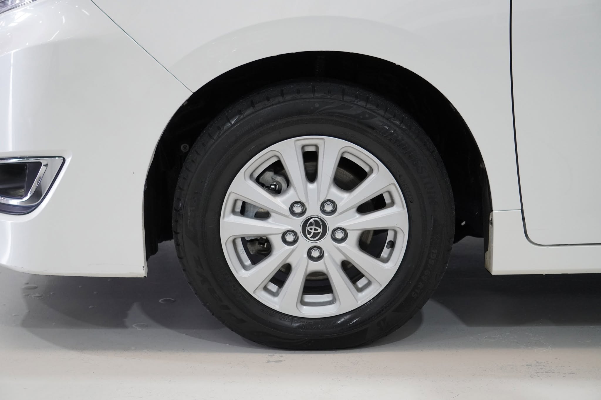 2017 Toyota Noah Hybrid