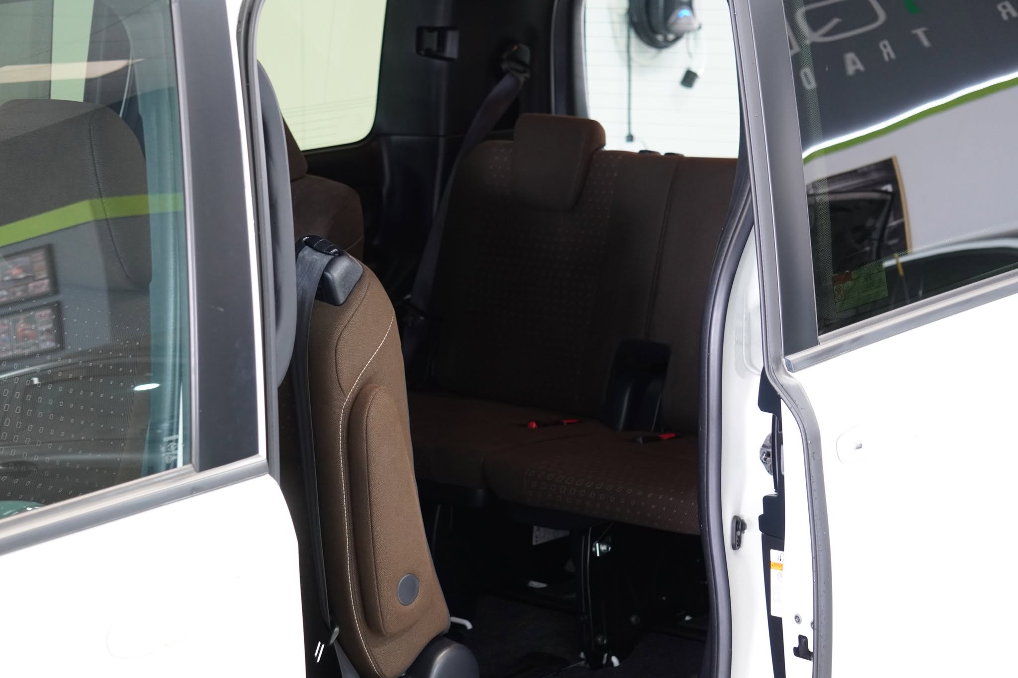 2017 Toyota Noah Hybrid